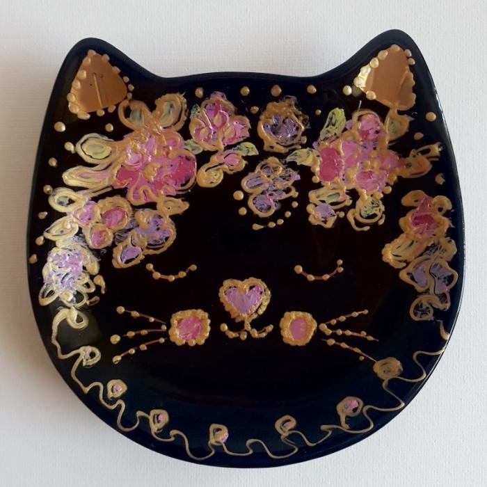Objet décoration design chat céramique noire fleurs rose et mauve pièce unique fait main