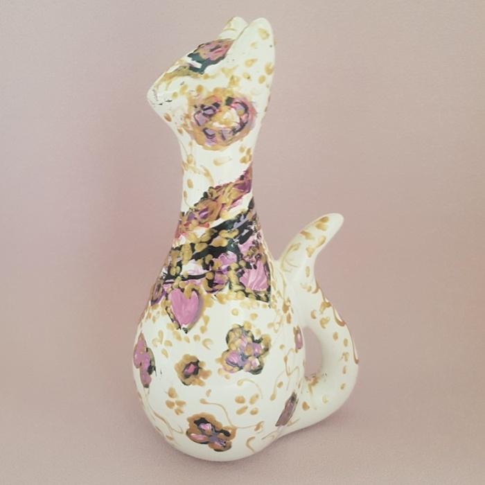 Sculpture chat blanc fait main céramique décoration artisanale rose or