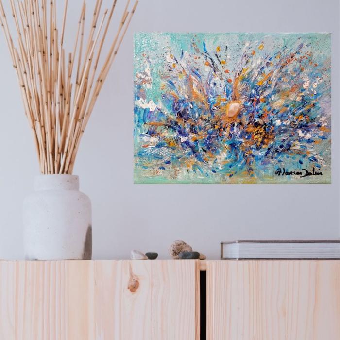 Petit tableau abstrait bleu horizontal Peinture sur toile avec des reliefs blanc et or rêverie marine est un tableau peint à la main à l'acrylique cette peinture unique est une oeuvre d'art décoration intérieure bleue à vendre