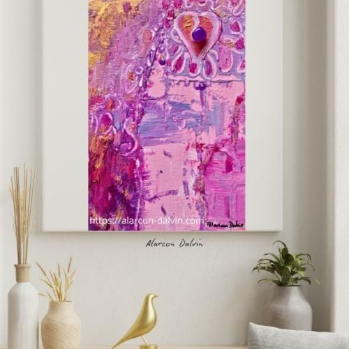 Petit tableau abstrait 12,5 x 17,5 cm peint à l'acrylique sur toile, fond rose doux avec un cœur fuchsia et des touches dorées – style romantique moderne