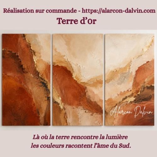 Triptyque abstrait terracotta et beige Terre d’Or réalisé sur commande pour une décoration intérieure – peint à la main par l'artiste peintre contemporain Alarcon Dalvin
